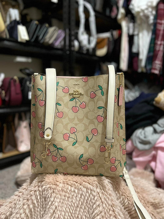 Coach Mollie Bucket Bag In Signature Canvas With Heart Cherry Print - IM/Light Khaki Multi