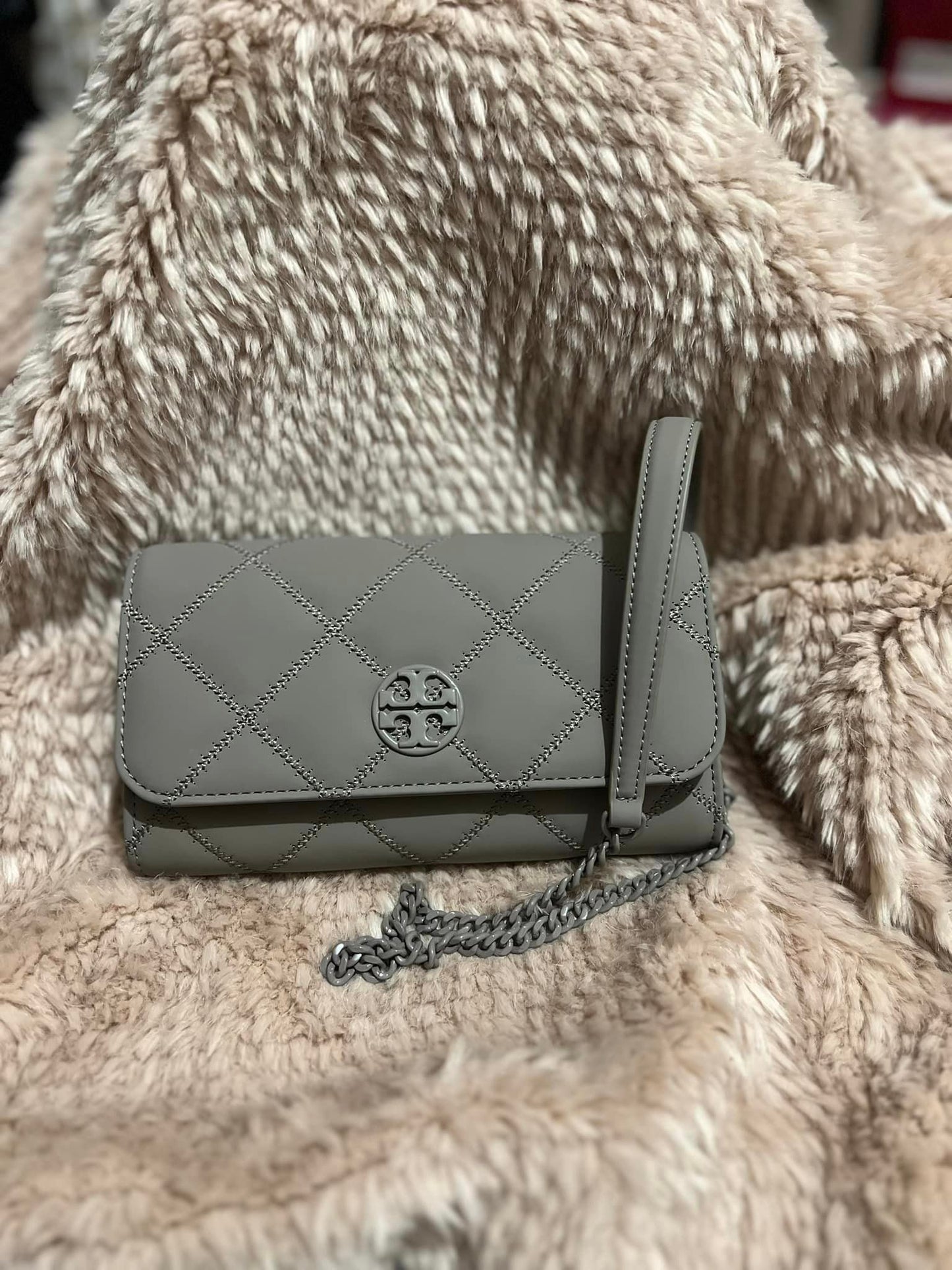 Tory Burch Willa Matte Chain Wallet OS - Gray Heron